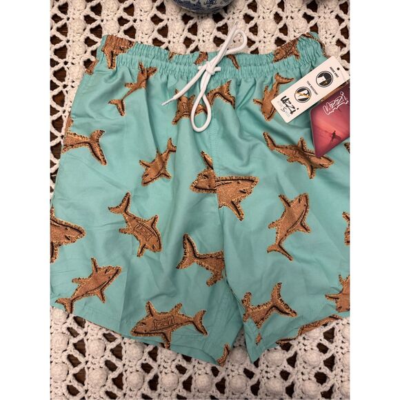 Izzy above knee tear resistant active wear size small new with tag. - Picture 1 of 6